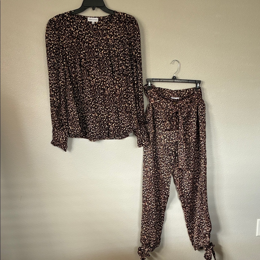 Gibson Latimer Brown & Cream Animal-Print Blouse Set